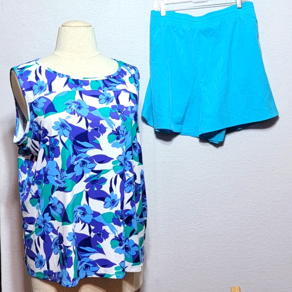 NWT Columbia Floral Blue and White Sleeveless Top with Blue Shorts SIZE 3X. #683